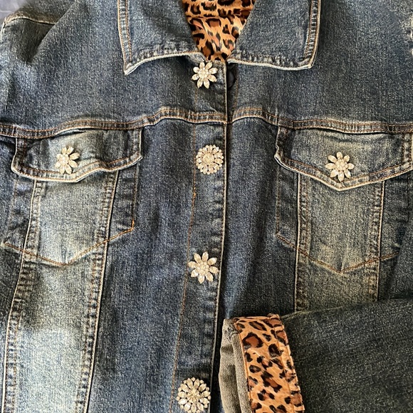 Ladies denim jacket with cheetah print - jewels - size 1x - Picture 5 of 7